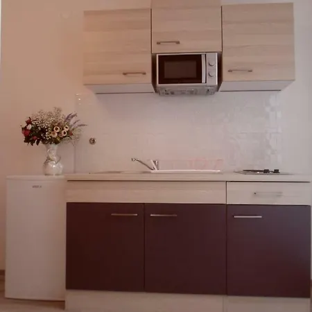 Apartament Leona *