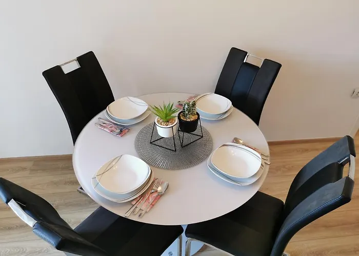 Apartman Leona *