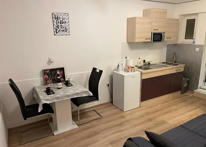 Leona Apartman